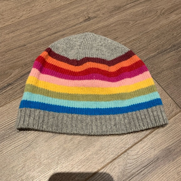 Womens hat. EUC. Keep your head warm this winter! ❄️ - Picture 1 of 2